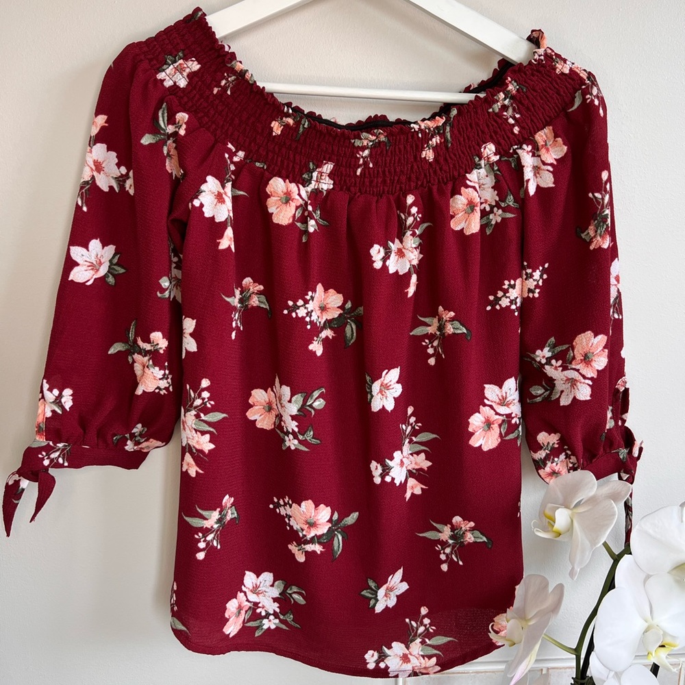 Off-shoulder floral printed blouse (maroon)